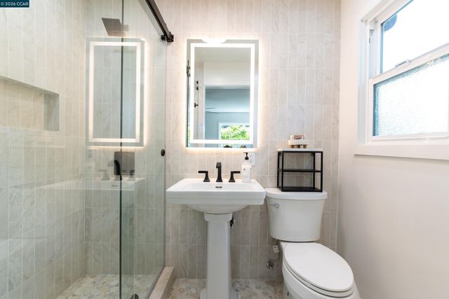 3229-3231 Toyon Ter, Alameda, CA 94501
