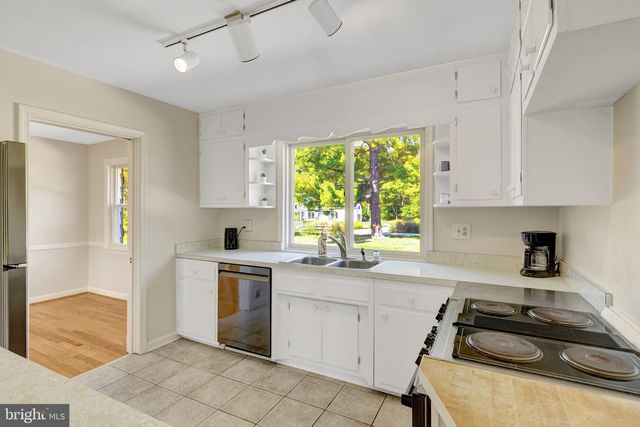 756 APPLEWOOD LN, Great Falls, VA 22066
