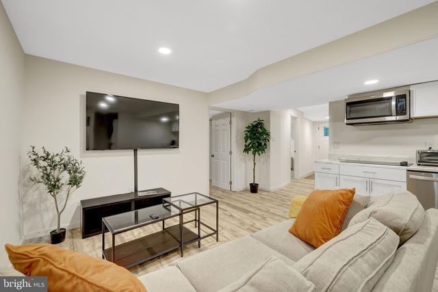 756 APPLEWOOD LN, Great Falls, VA 22066