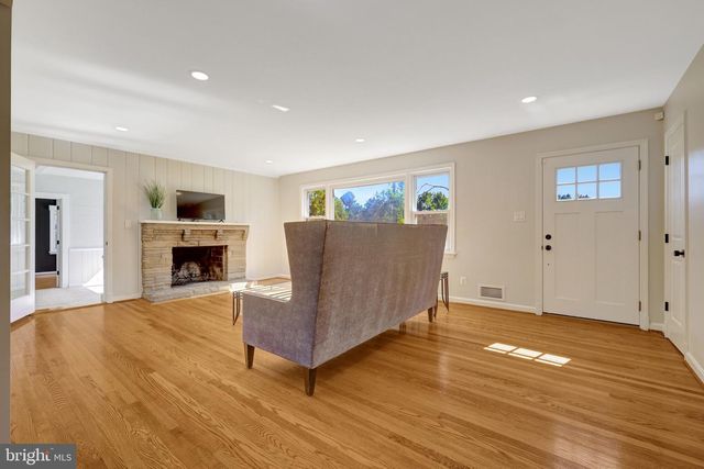 756 APPLEWOOD LN, Great Falls, VA 22066
