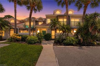 81 Emerald Woods DR M3, Naples, FL 34108