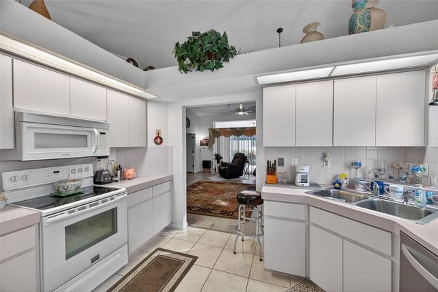 9288 NEW ORLEANS DRIVE, Weeki Wachee, FL 34613