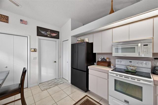 9288 NEW ORLEANS DRIVE, Weeki Wachee, FL 34613