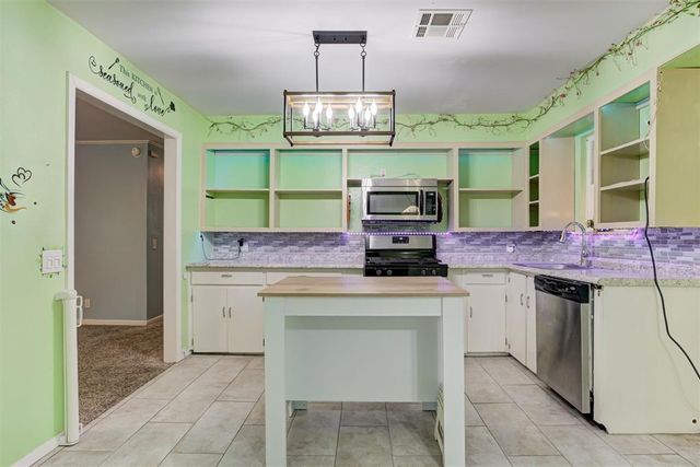 2709 N Saint Peter Avenue, Oklahoma City, OK 73141