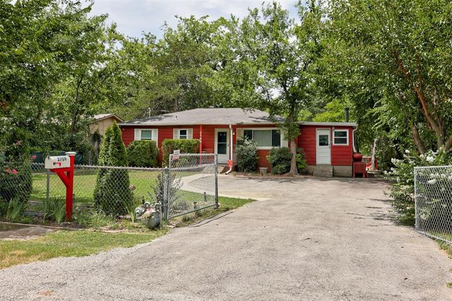 2709 N Saint Peter Avenue, Oklahoma City, OK 73141