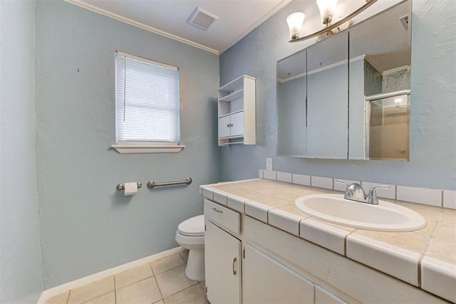 2709 N Saint Peter Avenue, Oklahoma City, OK 73141