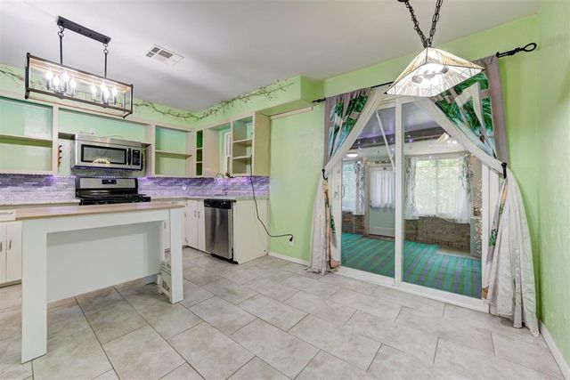 2709 N Saint Peter Avenue, Oklahoma City, OK 73141