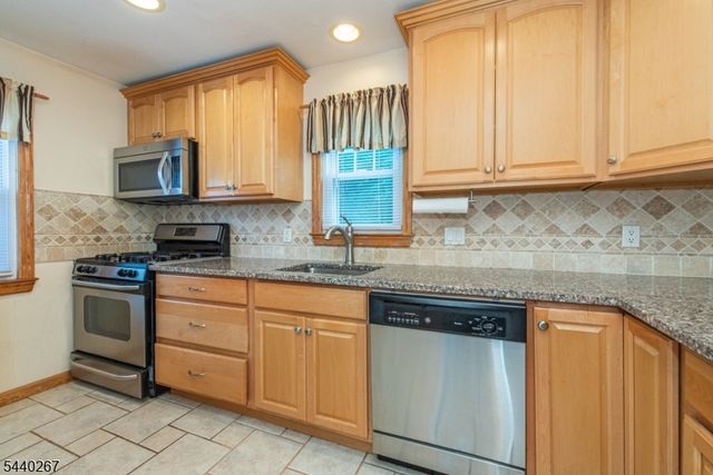 5 Hillside Ave, Mine Hill Twp., NJ 07803