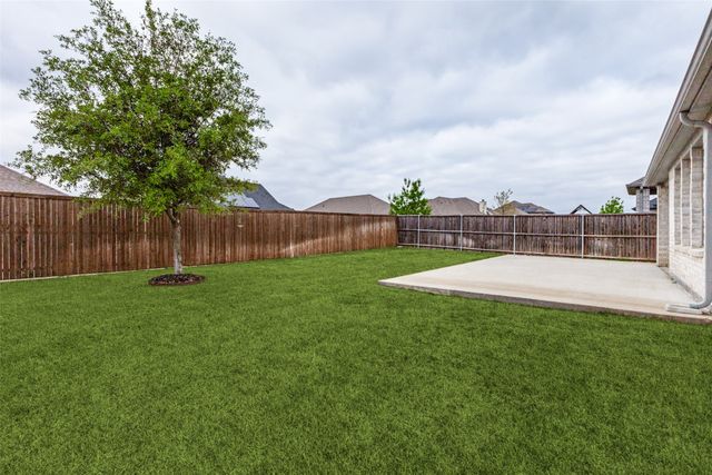 140 Chase Creek Drive, Lavon, TX 75166