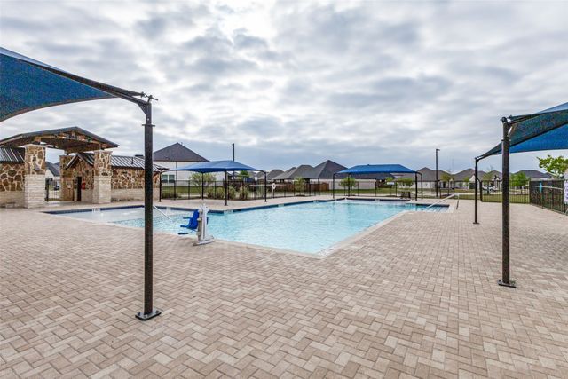 140 Chase Creek Drive, Lavon, TX 75166