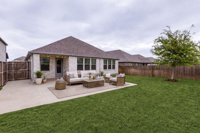 140 Chase Creek Drive, Lavon, TX 75166