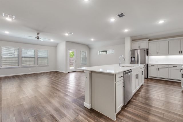 140 Chase Creek Drive, Lavon, TX 75166