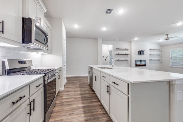 140 Chase Creek Drive, Lavon, TX 75166