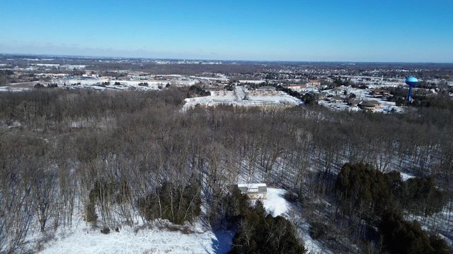 W181N9052 Melanie LANE, Menomonee Falls, WI 53052