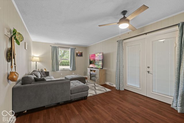 6349 W Buckskin Court, New Palestine, IN 46163