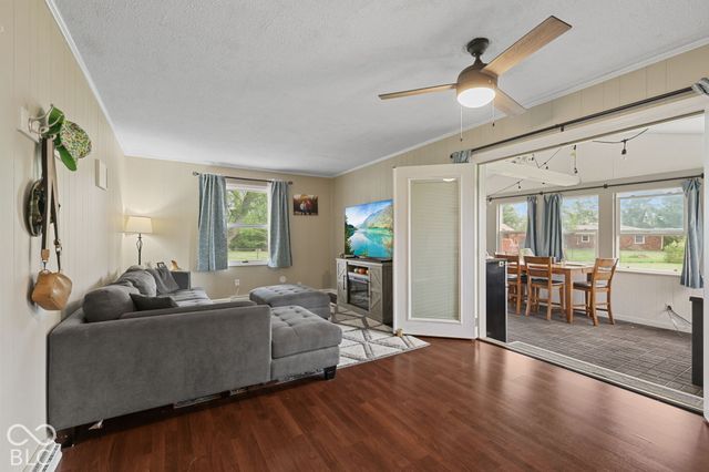6349 W Buckskin Court, New Palestine, IN 46163