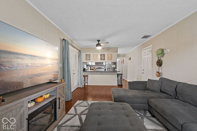 6349 W Buckskin Court, New Palestine, IN 46163