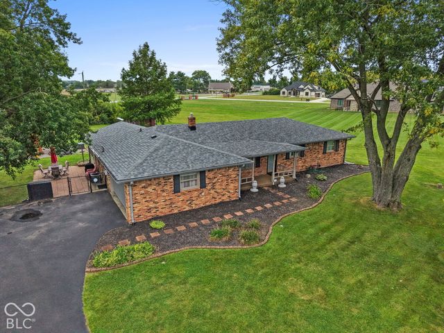 6349 W Buckskin Court, New Palestine, IN 46163