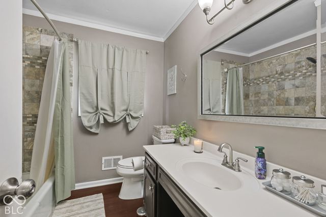 6349 W Buckskin Court, New Palestine, IN 46163