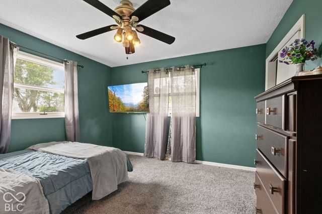 6349 W Buckskin Court, New Palestine, IN 46163