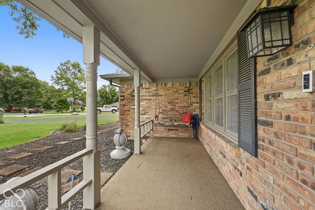 6349 W Buckskin Court, New Palestine, IN 46163