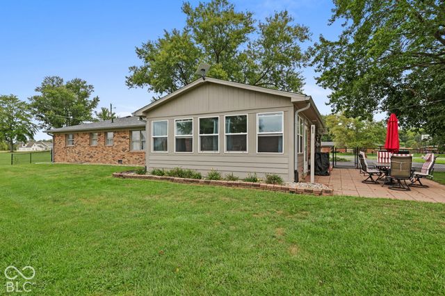 6349 W Buckskin Court, New Palestine, IN 46163
