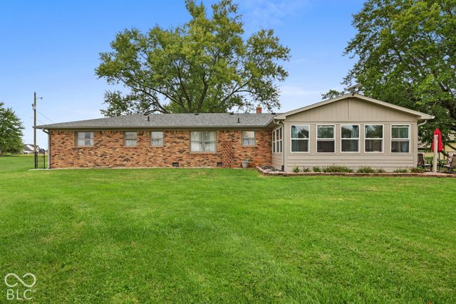 6349 W Buckskin Court, New Palestine, IN 46163