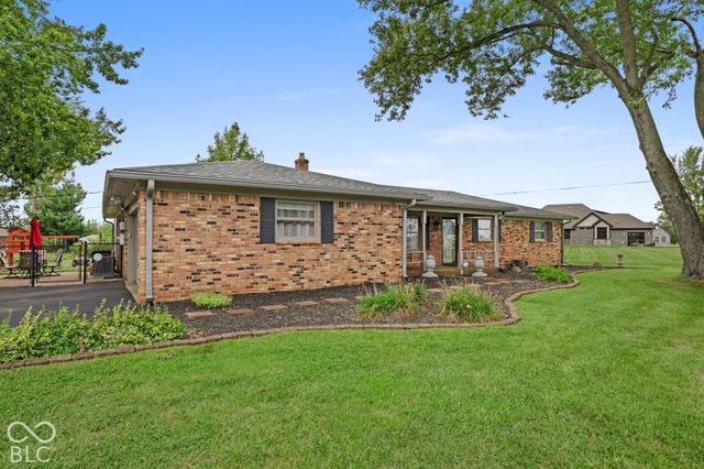 6349 W Buckskin Court, New Palestine, IN 46163