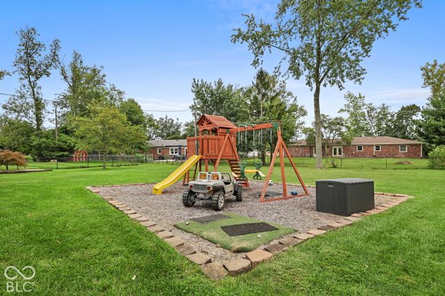6349 W Buckskin Court, New Palestine, IN 46163