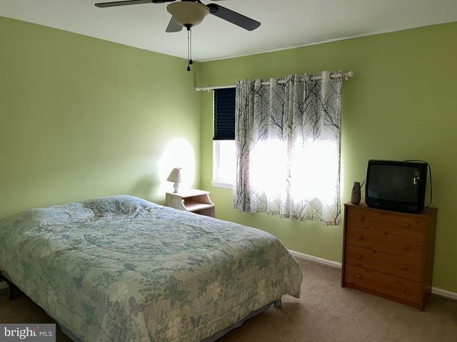306 FOXWOOD LN, Marlton, NJ 08053