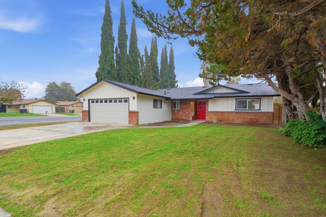 3311 W Sue Avenue, Visalia, CA 93277