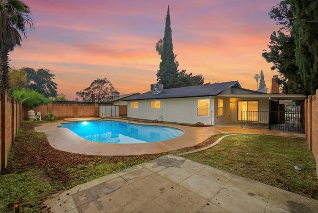 3311 W Sue Avenue, Visalia, CA 93277