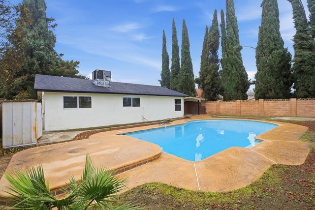 3311 W Sue Avenue, Visalia, CA 93277