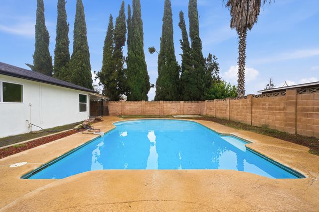 3311 W Sue Avenue, Visalia, CA 93277