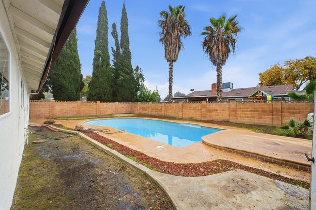 3311 W Sue Avenue, Visalia, CA 93277