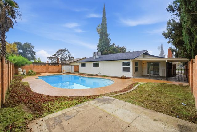 3311 W Sue Avenue, Visalia, CA 93277