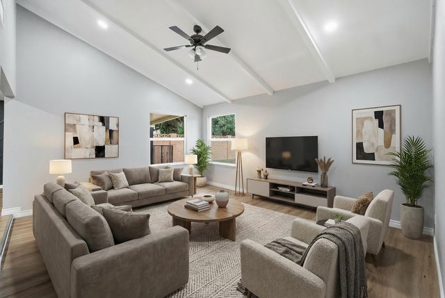 3311 W Sue Avenue, Visalia, CA 93277