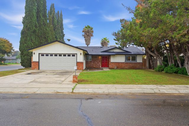 3311 W Sue Avenue, Visalia, CA 93277