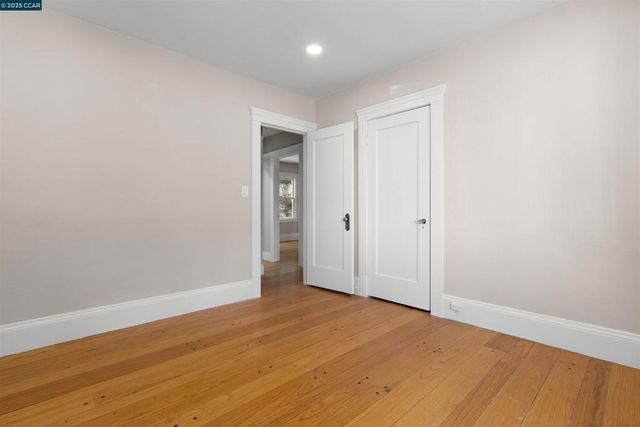 3747 Park Boulevard Way, Oakland, CA 94610