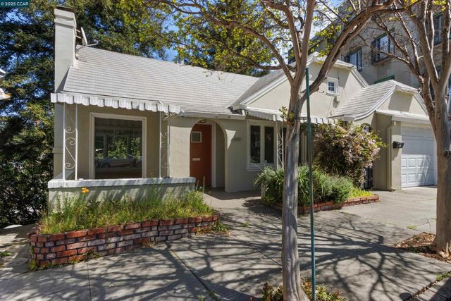 3747 Park Boulevard Way, Oakland, CA 94610