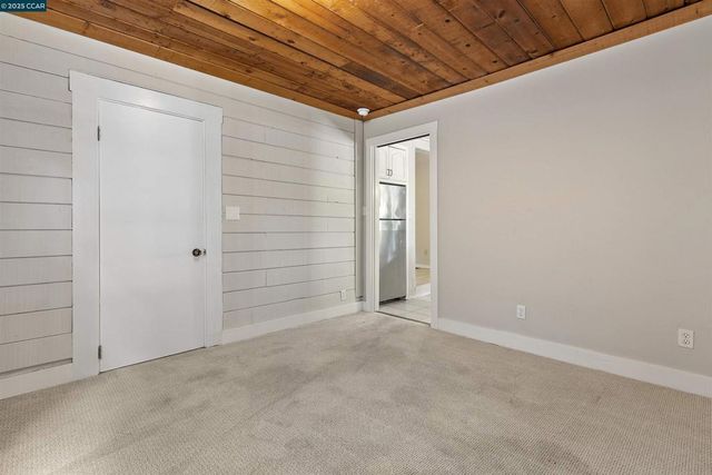 3747 Park Boulevard Way, Oakland, CA 94610