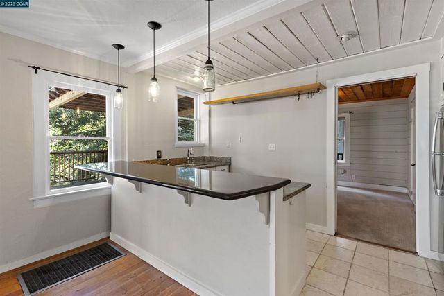 3747 Park Boulevard Way, Oakland, CA 94610