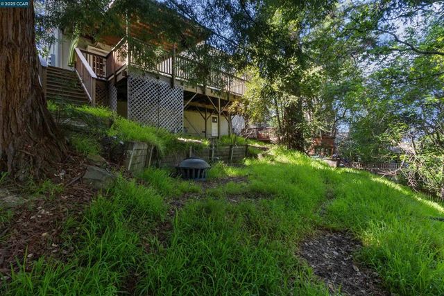 3747 Park Boulevard Way, Oakland, CA 94610