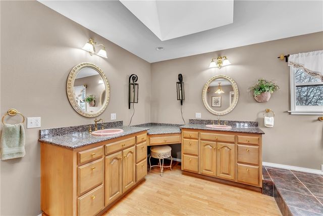 29 County Road 1522, Eureka Springs, AR 72632