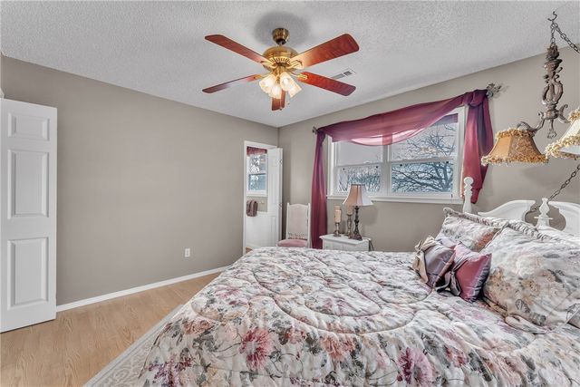 29 County Road 1522, Eureka Springs, AR 72632