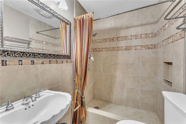 29 County Road 1522, Eureka Springs, AR 72632