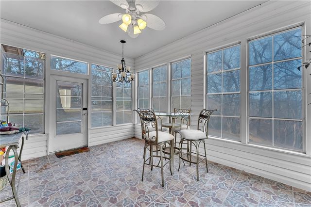 29 County Road 1522, Eureka Springs, AR 72632