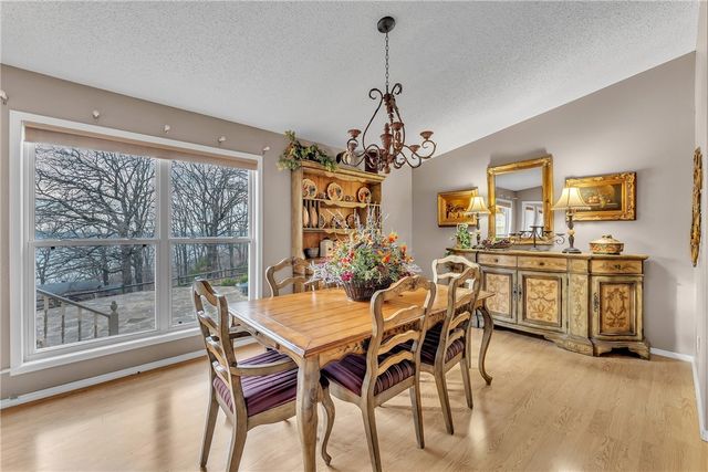 29 County Road 1522, Eureka Springs, AR 72632