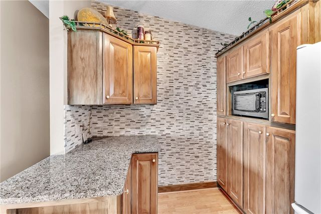 29 County Road 1522, Eureka Springs, AR 72632