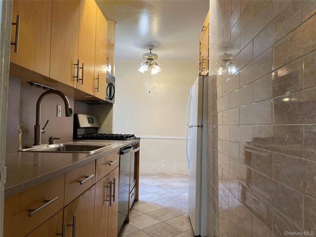 99-72 66th Road 11G, Rego Park, NY 11374